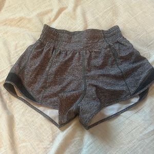 Lululemon HR 2.5 inch hotty hots